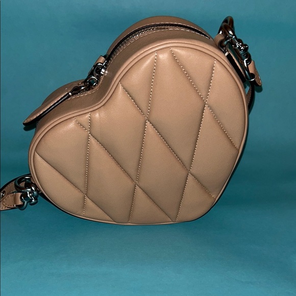 Coach Heart Crossbody Bag With Quilting Buff - Picture 4 of 13